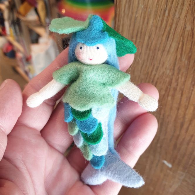 Hovedbilde Ambrosius figur til pynt blå havfrue (2024)