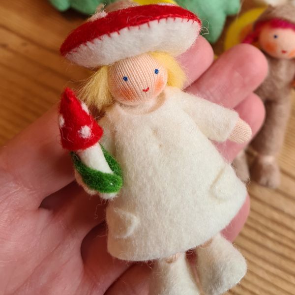 Ambrosius figur fluesopp-barn med kjole